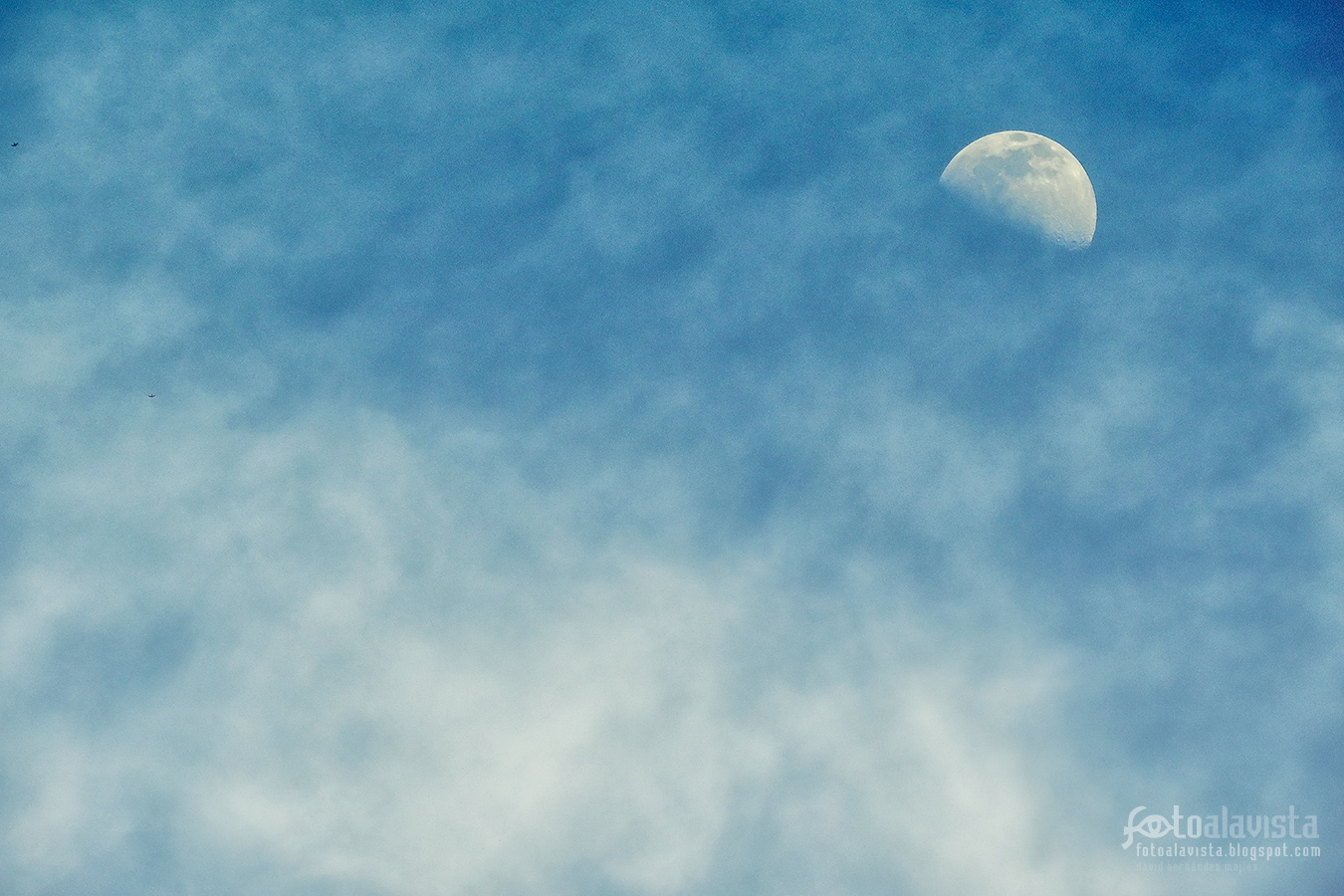 Luna diurna - Fotografía